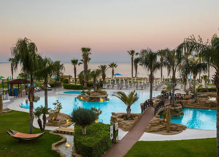 Ξενοδοχείο Leonardo Cypria Bay