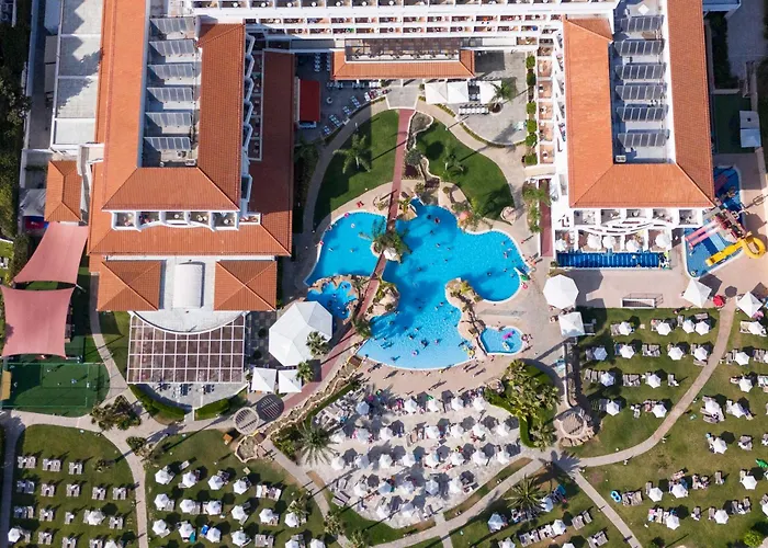 Ξενοδοχείο Leonardo Cypria Bay 4*