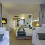 Leonardo Cypria Bay