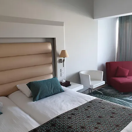 Hotel Leonardo Cypria Bay