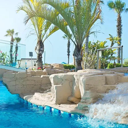 Leonardo Cypria Bay 酒店