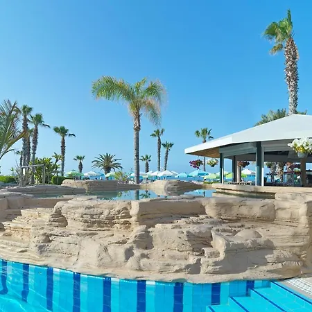 Leonardo Cypria Bay 酒店 4*