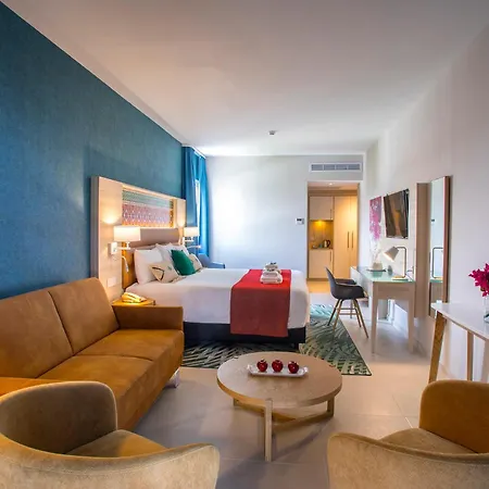 Leonardo Cypria Bay Hotel 4*