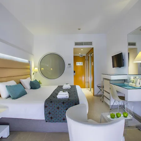 Leonardo Cypria Bay 4*