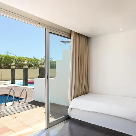 Leonardo Cypria Bay Hotel 4*