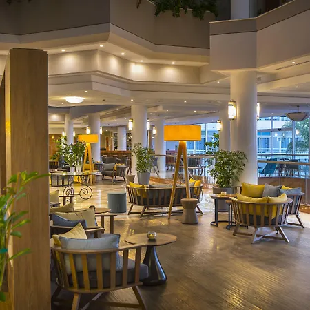 Hotel Leonardo Cypria Bay