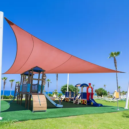 Leonardo Cypria Bay Szálloda 4*