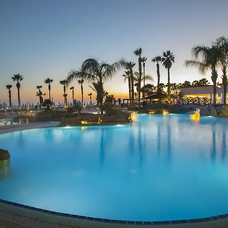 Leonardo Cypria Bay Hotel 4*