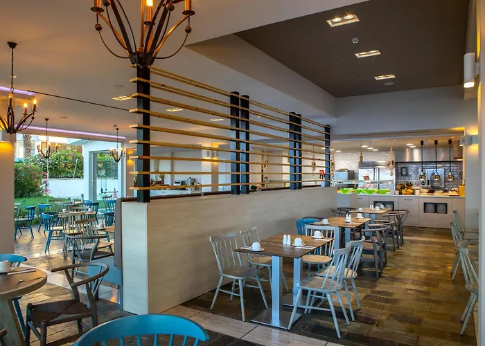 Hotel Leonardo Cypria Bay