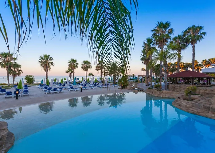 Отель Leonardo Cypria Bay 4*