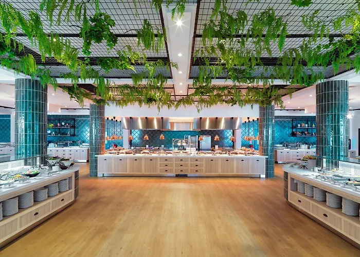 מלון Leonardo Cypria Bay 4*