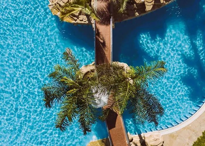 Leonardo Cypria Bay 4*