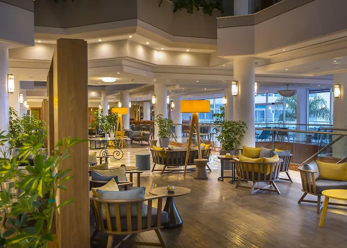Hotel Leonardo Cypria Bay