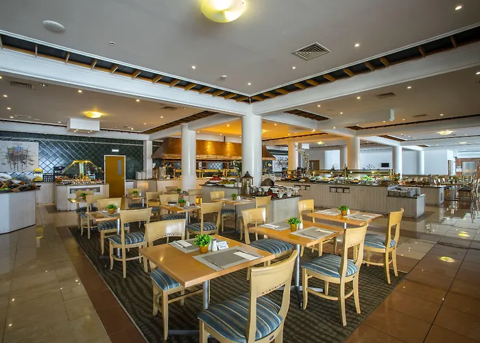 Отель Leonardo Cypria Bay 4*