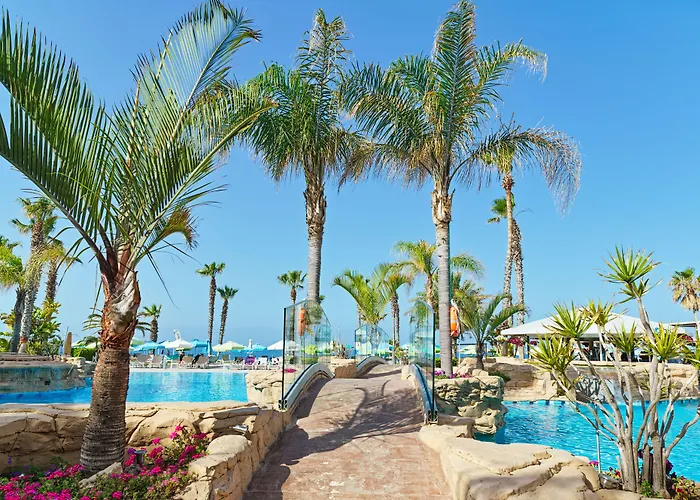 Leonardo Cypria Bay 4*