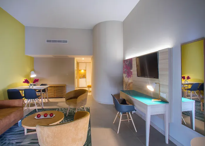 מלון Leonardo Cypria Bay 4*