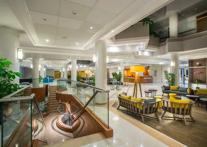 Hotel Leonardo Cypria Bay