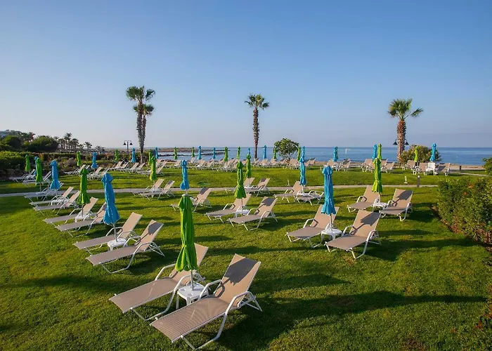 Leonardo Cypria Bay Отель